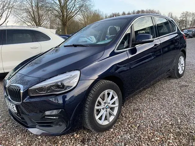 Gebraucht BMW 218 Performance 140 PS (102 kW) 2018 Blau Van / Kleinbus