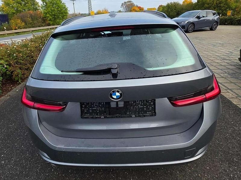Gebraucht BMW 320 190 PS (139 kW) 2022 Skyscraper grau Kombi