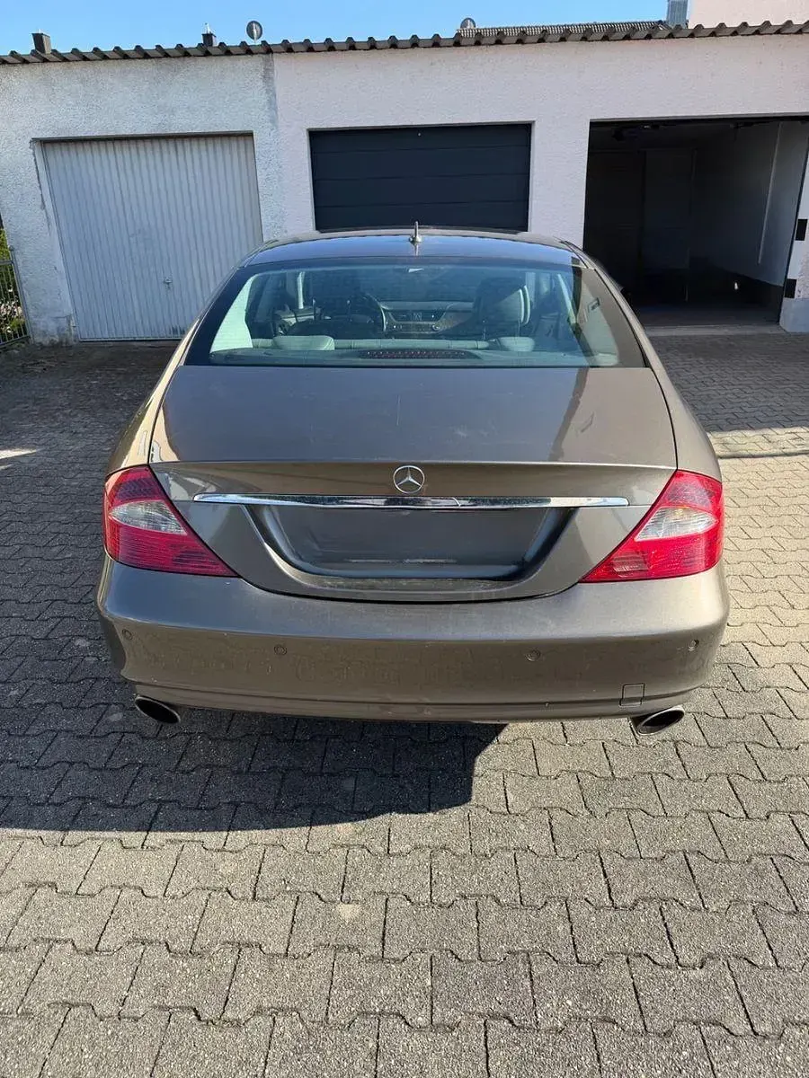 Gebraucht Mercedes CLS320 224 PS (164 kW) 2007 Beige Coupé