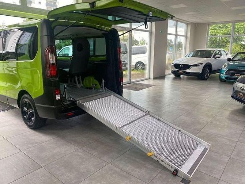 Mamba gruen (s) Gebraucht 2017 Opel Vivaro Van | 23.499 € - Bild 1/4