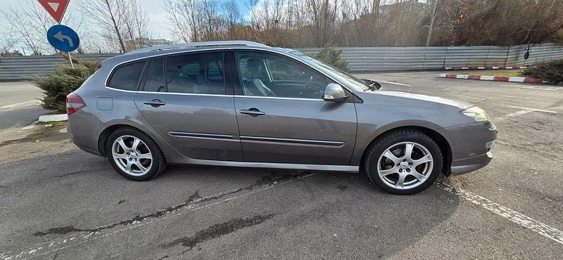 Gebraucht Renault Laguna GrandTour Dynamique 150 PS (110 kW) 2011 Grau Kombi
