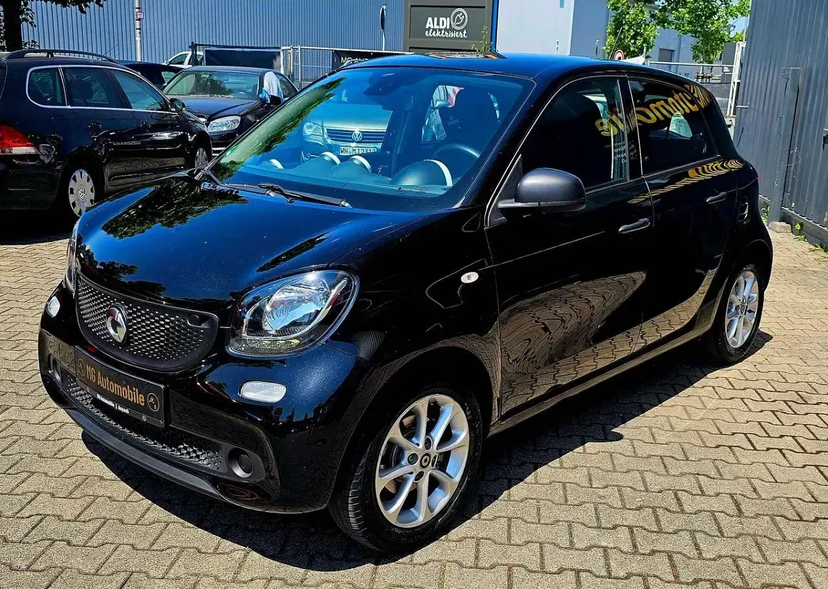Gebraucht Smart ForFour Pure 71 PS (52 kW) 2016 Schwarz Kleinwagen