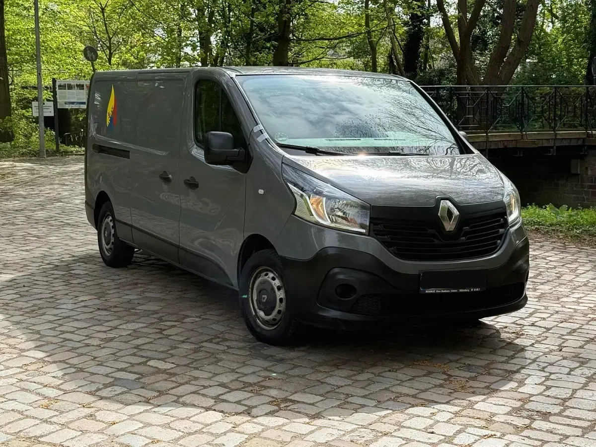 Gebraucht Renault Trafic 116 PS (85 kW) 2015 Andere farben Van / Kleinbus