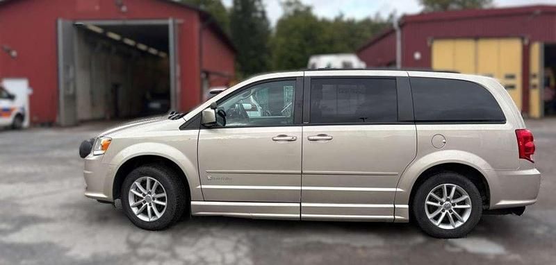 Gebraucht Dodge Grand Caravan 283 PS (208 kW) 2013 Beige Van / Kleinbus