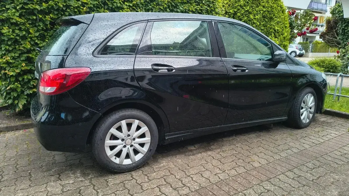 Gebraucht Mercedes B200 136 PS (100 kW) 2015 Schwarz Kleinwagen