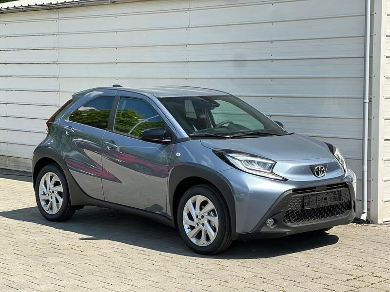 Celestite grey metallic Neu 2025 Toyota Aygo Kleinwagen | 17.970 € - Bild 1/4