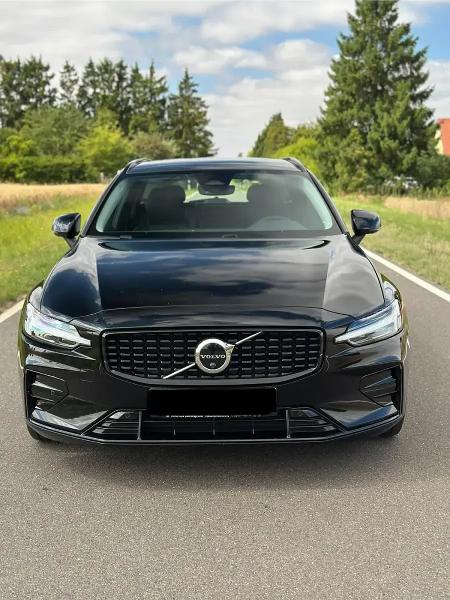 Gebraucht Volvo V60 Plus 197 PS (144 kW) 2023 Schwarz Kombi