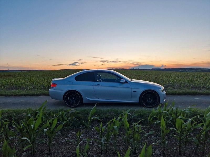 Gebraucht BMW 330 M Sport 272 PS (200 kW) 2007 Silber Coupé