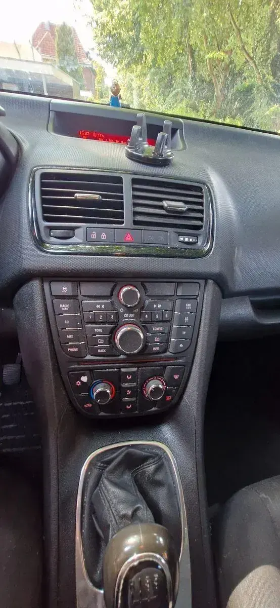 Gebraucht Opel Meriva Edition 101 PS (74 kW) 2012 Schwarz Van / Kleinbus