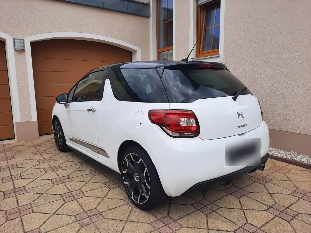 Gebraucht Citroën DS3 Chic 68 PS (50 kW) 2014 Weiß Kleinwagen