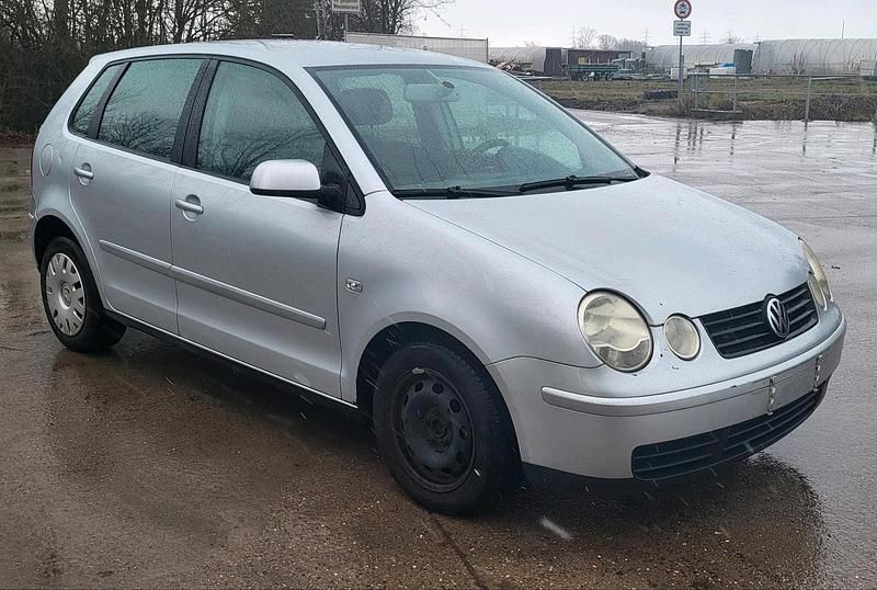 Gebraucht VW Polo 64 PS (47 kW) 2004 Silber Kleinwagen