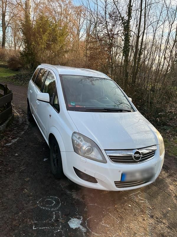 Weiß Gebraucht 2011 Opel Zafira Van / Kleinbus | 1.900 € - Bild 1/4