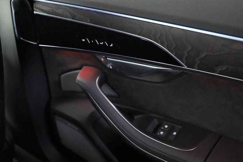 Gebraucht Audi S8 571 PS (419 kW) 2021 Grau Limousine