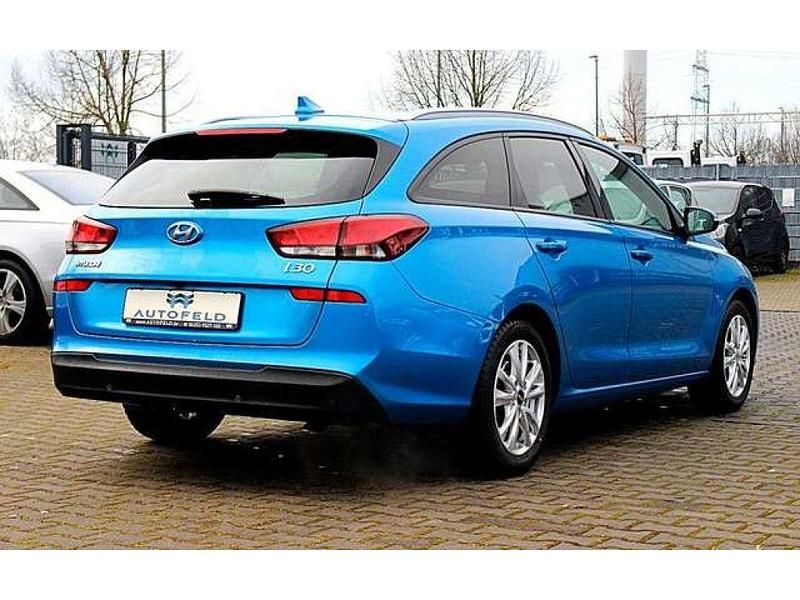 Gebraucht Hyundai i30 101 PS (74 kW) 2017 Blau Kombi