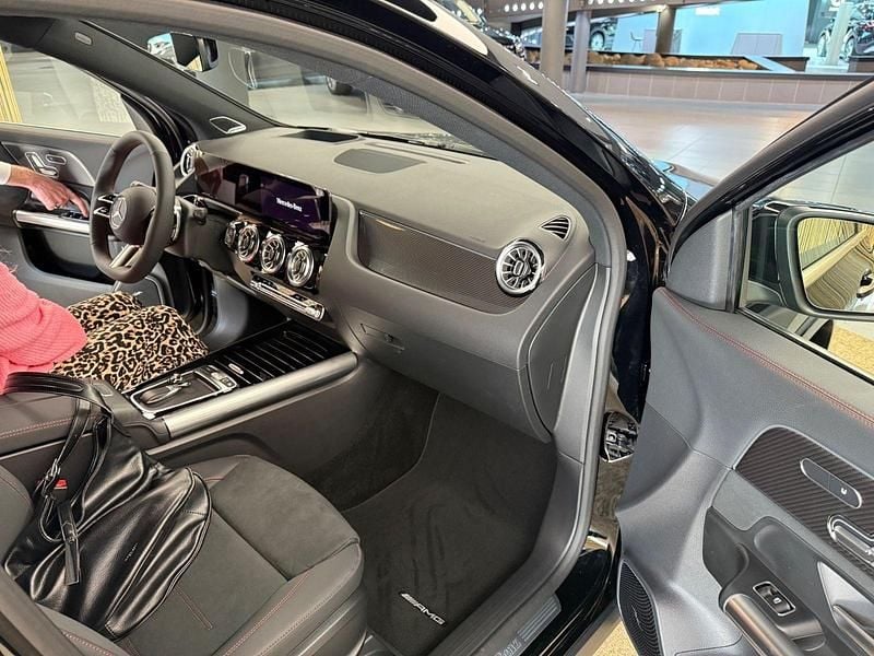 Schwarz Gebraucht 2025 Mercedes GLA180 AMG line SUV | 44.500 € (Etwas zu teuer) - Bild 1/4