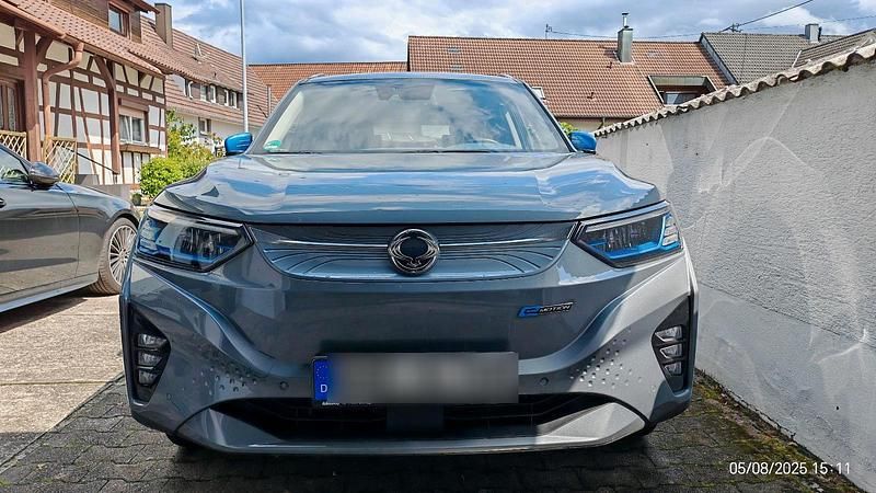 Grau Gebraucht 2023 Ssangyong Korando SUV | 28.000 € (Teuer) - Bild 1/4