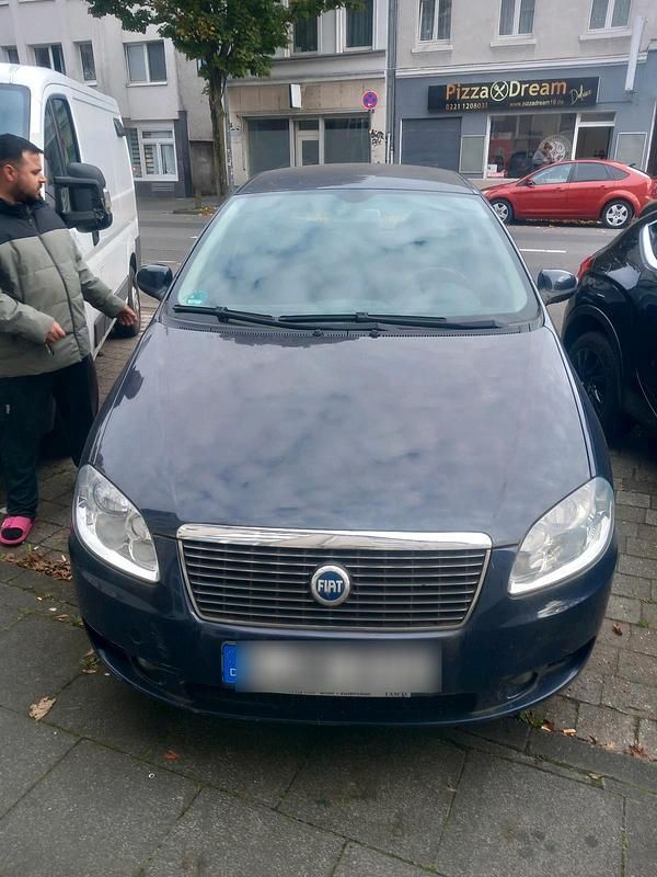 Blau Gebraucht 2006 Fiat Croma Kombi | 700 € - Bild 1/4