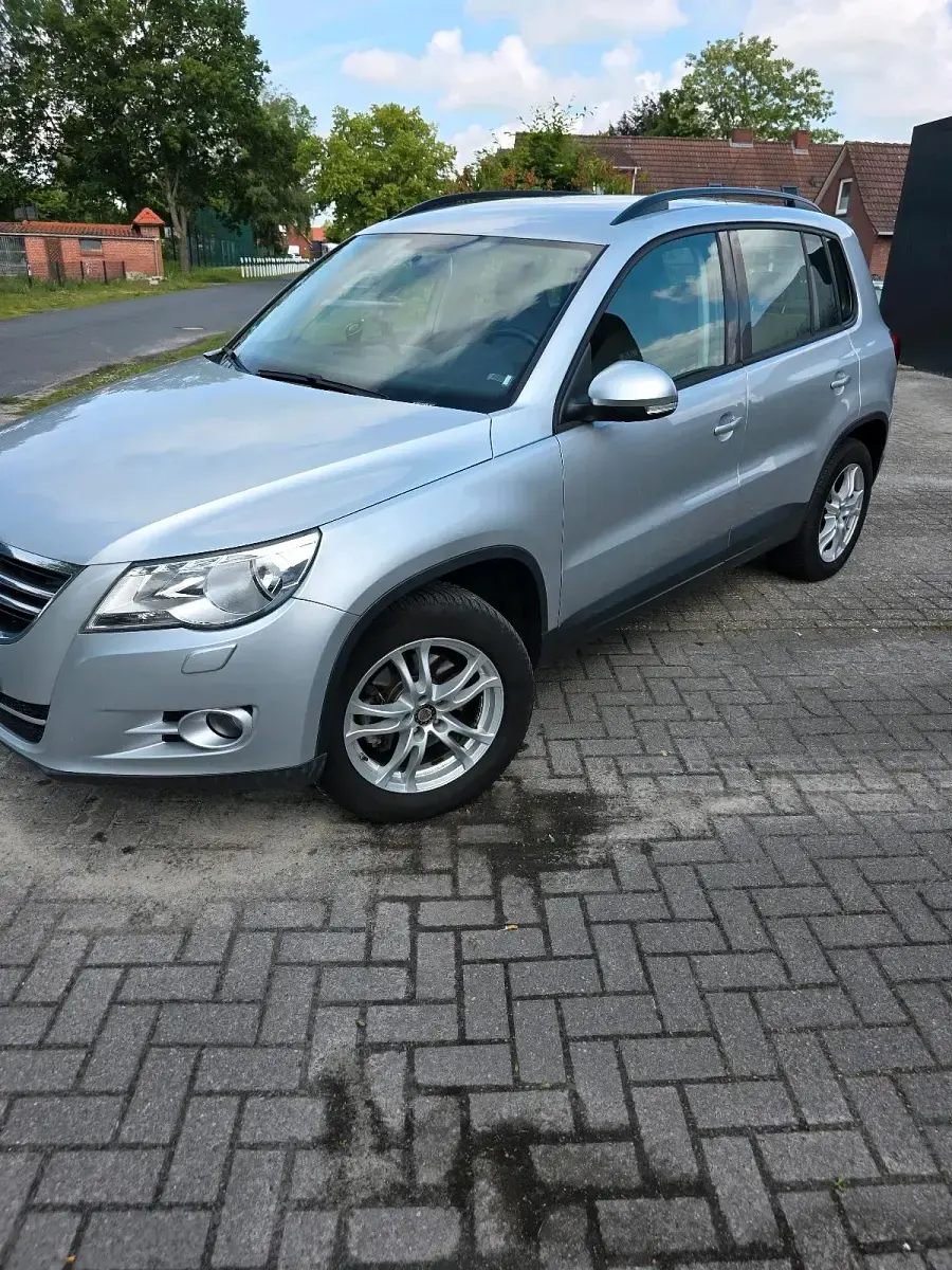 Gebraucht VW Tiguan 140 PS (102 kW) 2009 Silber SUV