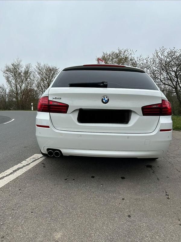 Gebraucht BMW 520 190 PS (139 kW) 2015 Weiß Kombi