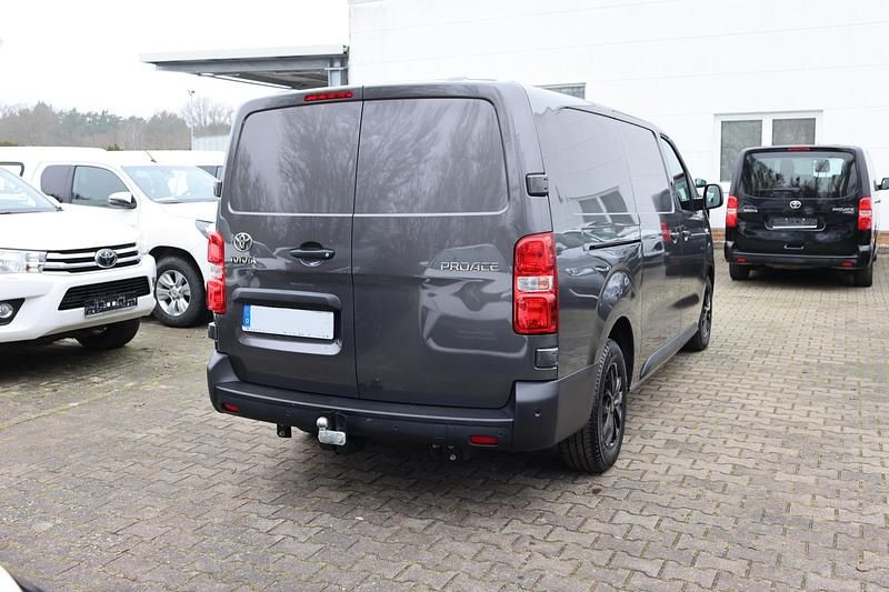 Gebraucht Toyota Proace Comfort 144 PS (105 kW) 2024 Basaltgrau metallic Van / Kleinbus