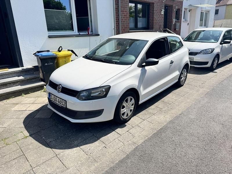 Weiß Gebraucht 2012 VW Polo Trendline Kleinwagen | 4.600 € (Fairer Preis) - Bild 1/4