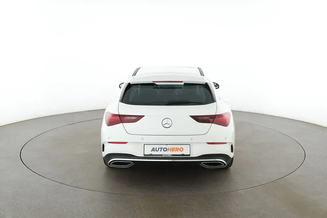 Gebraucht Mercedes CLA220 AMG line 190 PS (139 kW) 2024 Weiß Coupé