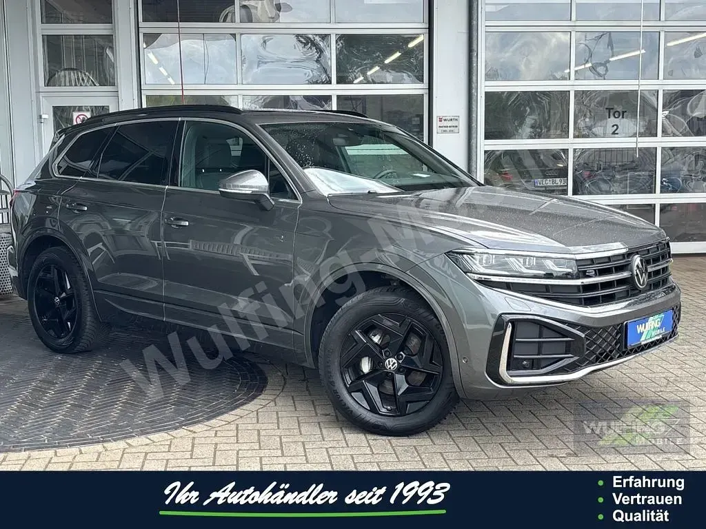 Gebraucht VW Touareg R-line 231 PS (169 kW) 2025 Siliziumgrau SUV