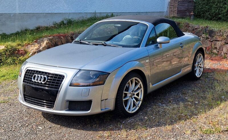 Grau Gebraucht 2006 Audi TT Roadster Sport Cabrio | 4.000 € (Guter Preis) - Bild 1/4