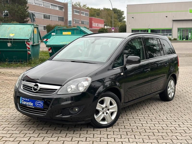 Grau Gebraucht 2011 Opel Zafira Design Edition Van / Kleinbus | 4.990 € (Fairer Preis) - Bild 1/4