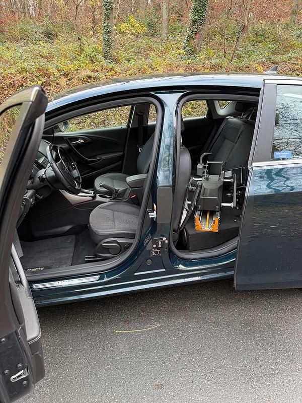 Gebraucht Opel Astra Exklusiv 165 PS (121 kW) 2015 Grün Limousine