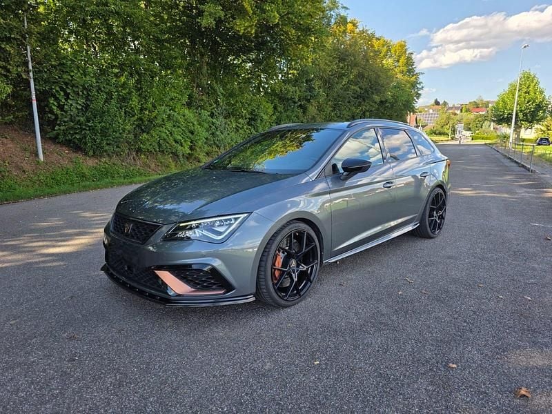 Grau Gebraucht 2017 Cupra Leon Kombi | 21.500 € (Fairer Preis) - Bild 1/4