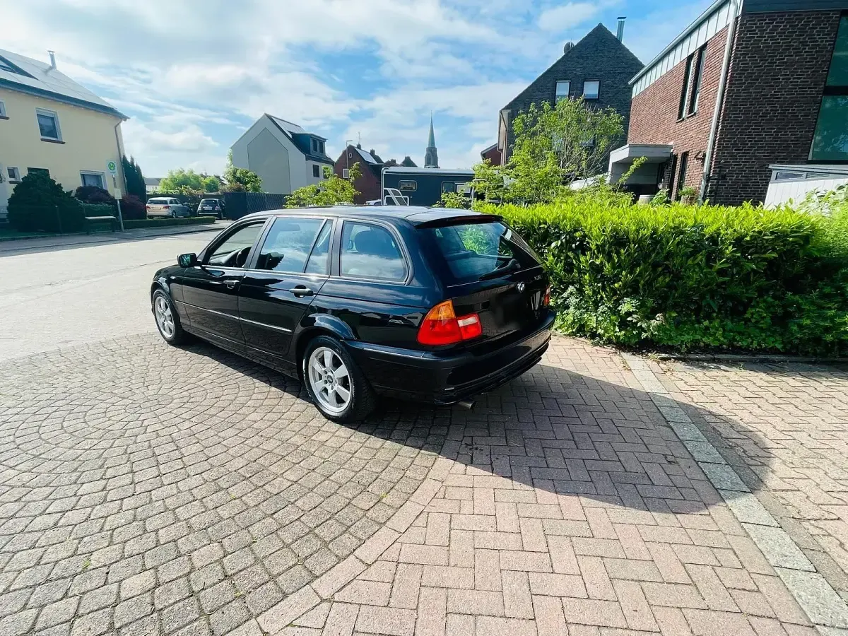 Gebraucht BMW 316 115 PS (84 kW) 2003 Schwarz Kombi