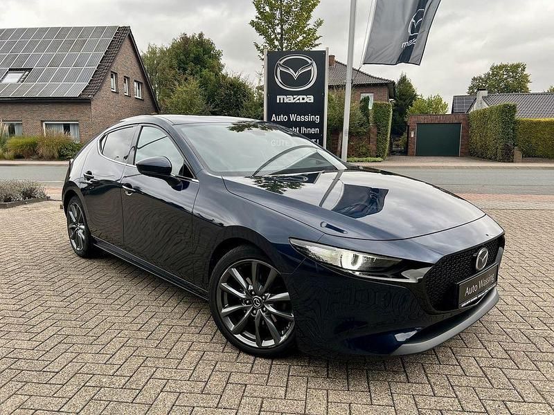 Blau Gebraucht 2019 Mazda 3 Limousine | 19.890 € (Teuer) - Bild 1/4