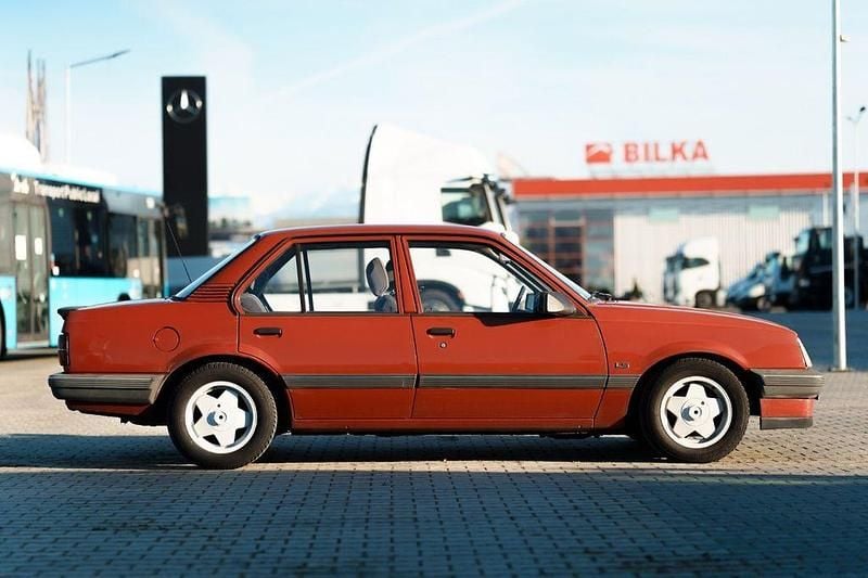 Gebraucht Opel Ascona 75 PS (55 kW) 1987 Rot Limousine