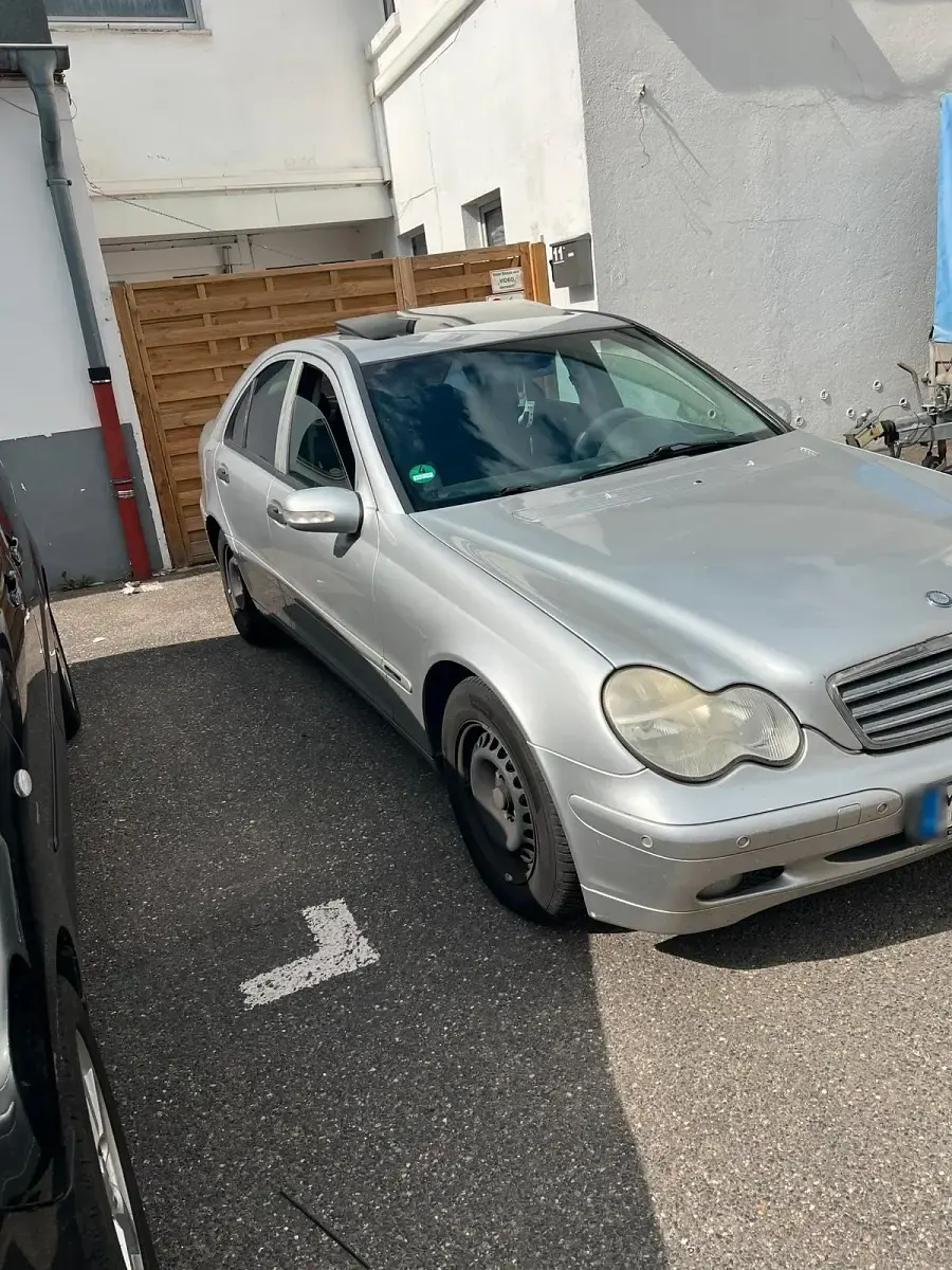 Gebraucht Mercedes C200 120 PS (88 kW) 2004 Silber Limousine