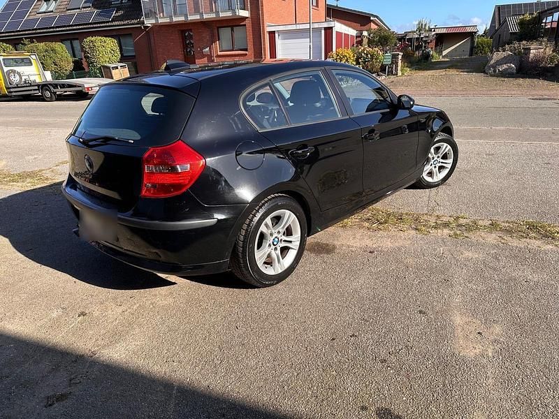 Gebraucht BMW 120 2009 Schwarz Kleinwagen