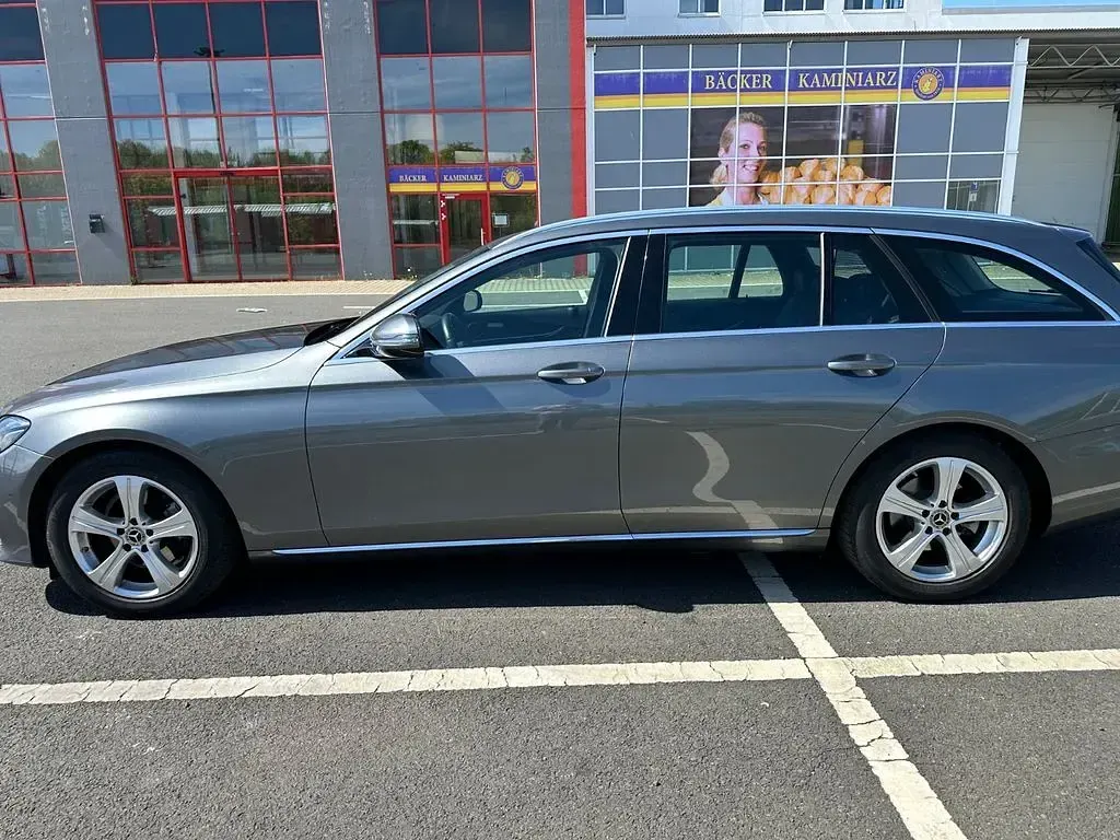 Gebraucht Mercedes E200 Avantgarde 150 PS (110 kW) 2018 Grau Kombi