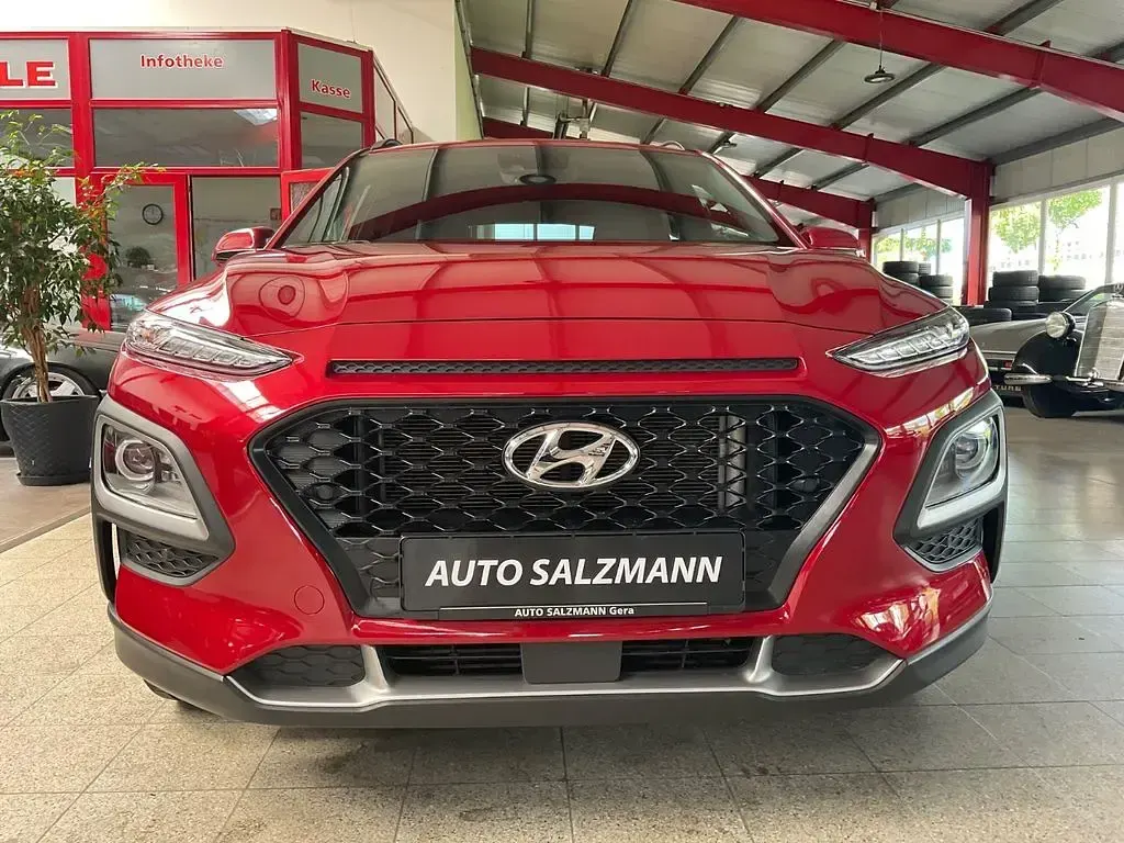 Gebraucht Hyundai Kona Advantage 120 PS (88 kW) 2020 Pulse red / mic SUV