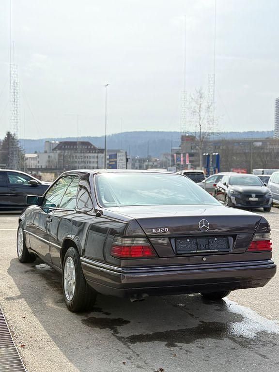 Gebraucht Mercedes E320 220 PS (161 kW) 1994 Violet Coupé