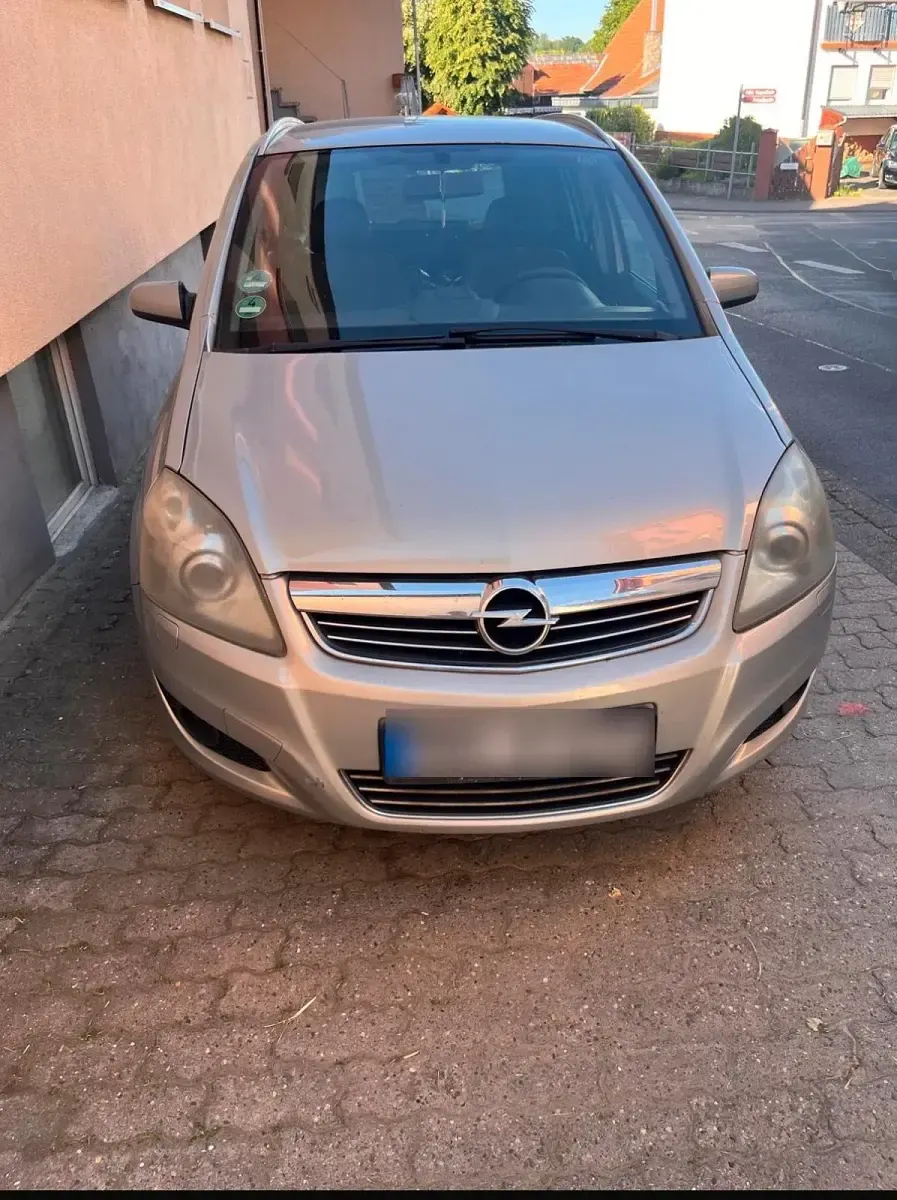 Gebraucht Opel Zafira 140 PS (102 kW) 2009 Gold Van / Kleinbus