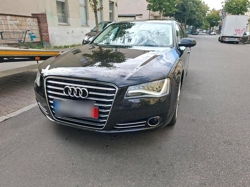 Schwarz Gebraucht 2011 Audi A8 Limousine | 12.000 € (Fairer Preis) - Bild 1/4