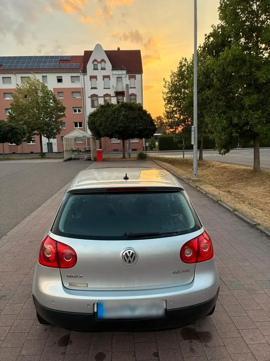 Gebraucht VW Golf V 150 PS (110 kW) 2004 Silber Kleinwagen