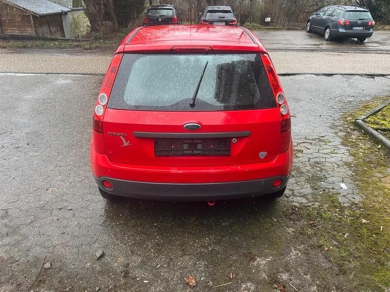 Gebraucht Ford Fiesta 69 PS (50 kW) 2007 Rot Kleinwagen