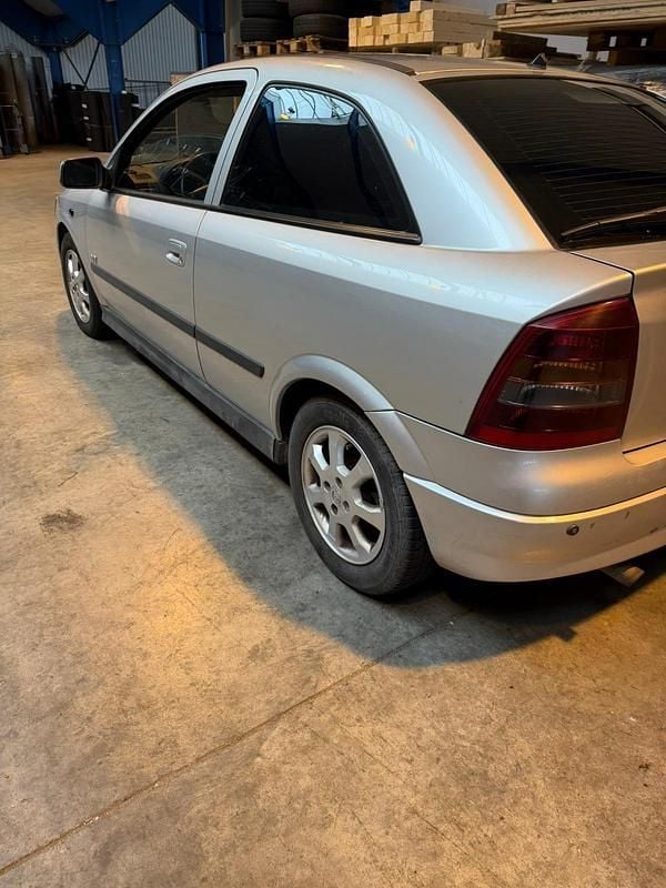 Gebraucht Opel Astra 2004 Silber Coupé