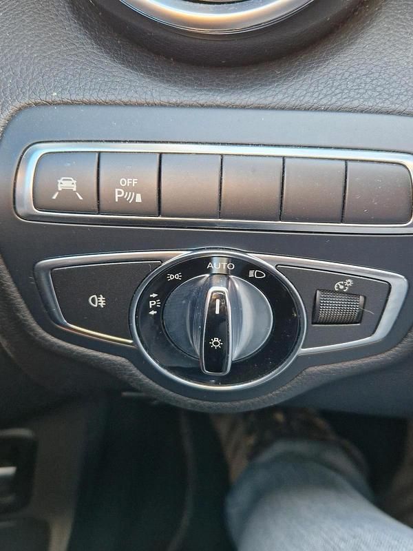 Schwarz Gebraucht 2016 Mercedes C220 Kombi | 14.000 € (Fairer Preis) - Bild 1/4