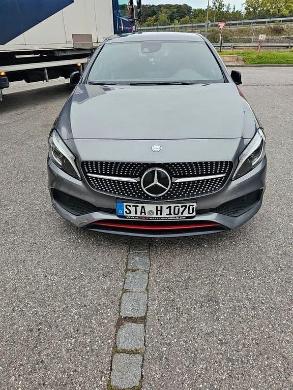 Grau Gebraucht 2016 Mercedes A250 Limousine | 20.000 € (Fairer Preis) - Bild 1/4