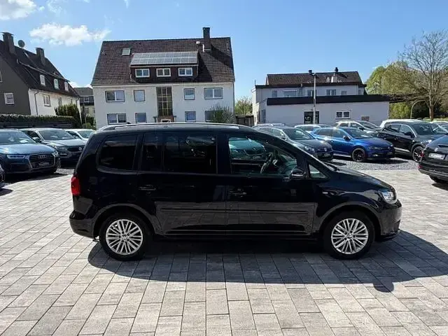 Gebraucht VW Touran Cup 140 PS (102 kW) 2015 Schwarz Van / Kleinbus