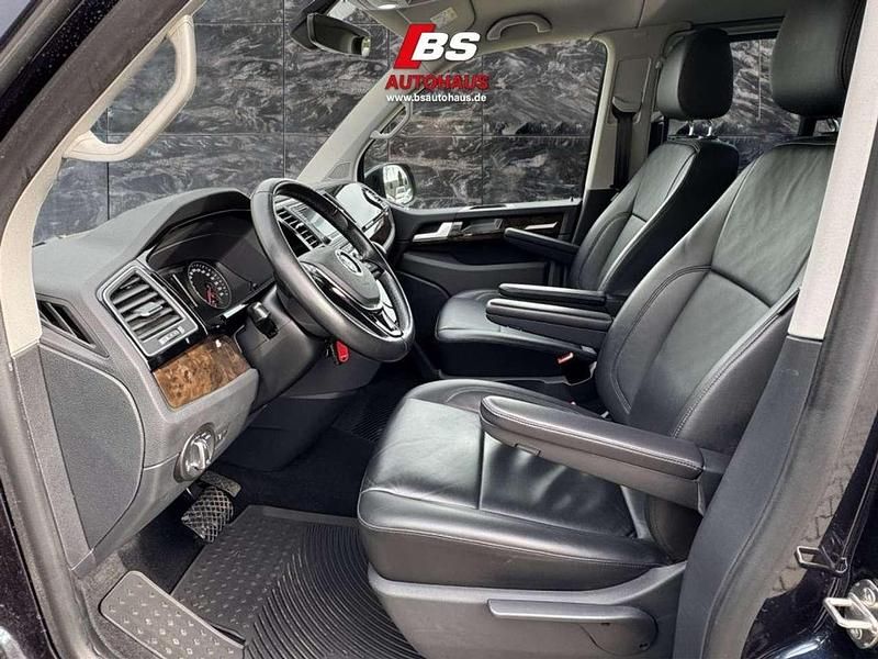 Gebraucht VW T6 Highline 204 PS (150 kW) 2018 Starlight blue metallic Van