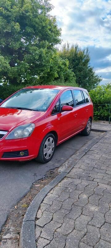 Rot Gebraucht 2007 Opel Zafira Van / Kleinbus | 1.750 € (Superpreis) - Bild 1/4