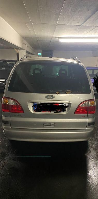 Gebraucht Ford Galaxy Ghia 131 PS (96 kW) 2004 Grau Van / Kleinbus